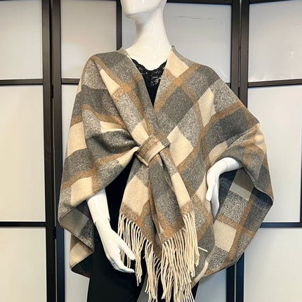 By Womano Poncho's