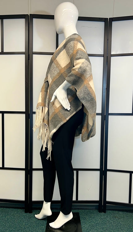 By Womano Poncho BW-01 Print